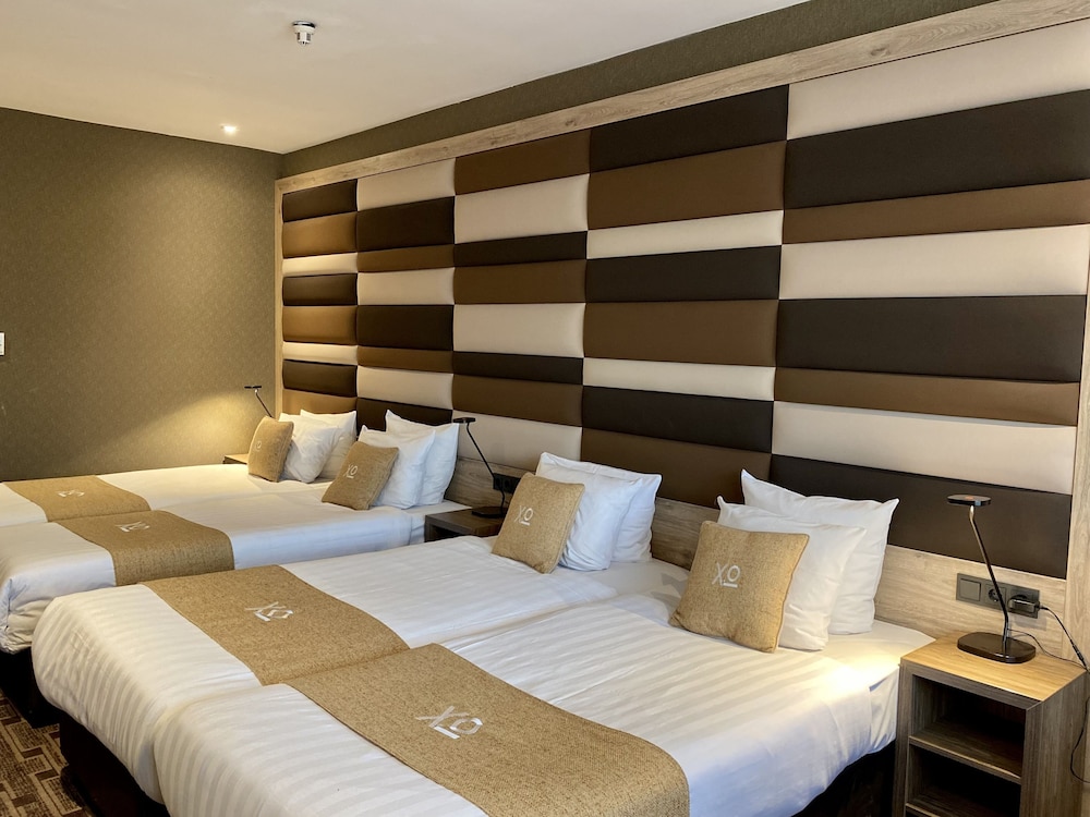 Xo Hotels Blue Tower 30/64