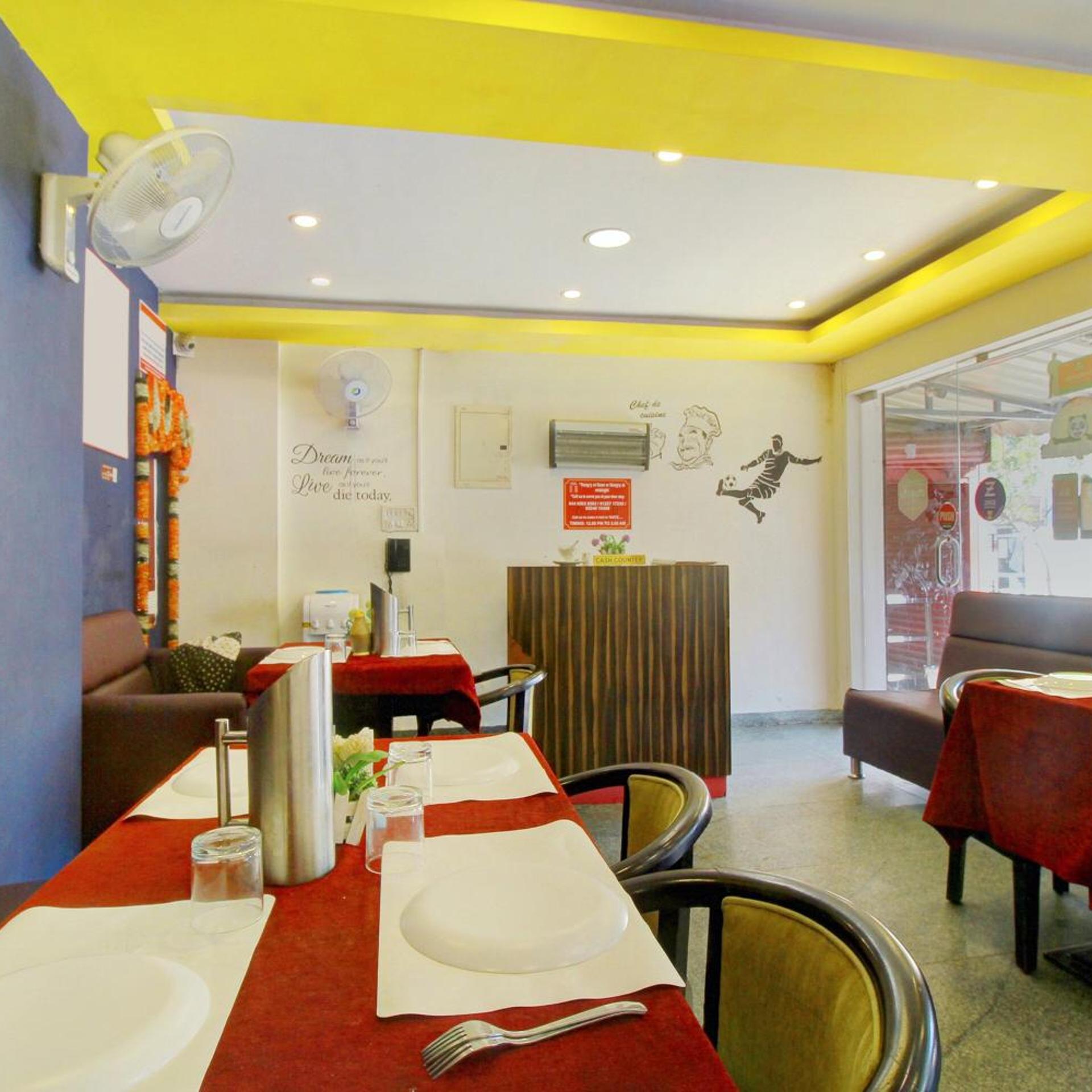 Oyo 4584 India Gate 44/54