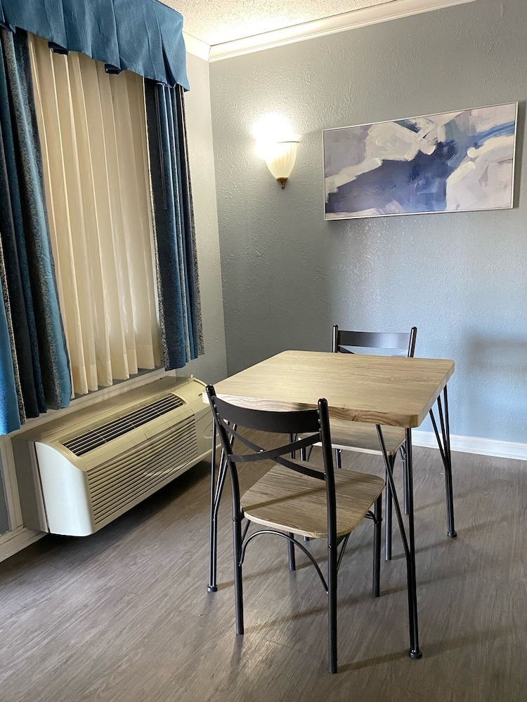 Antioch Quarters Inn and Suites 33/54