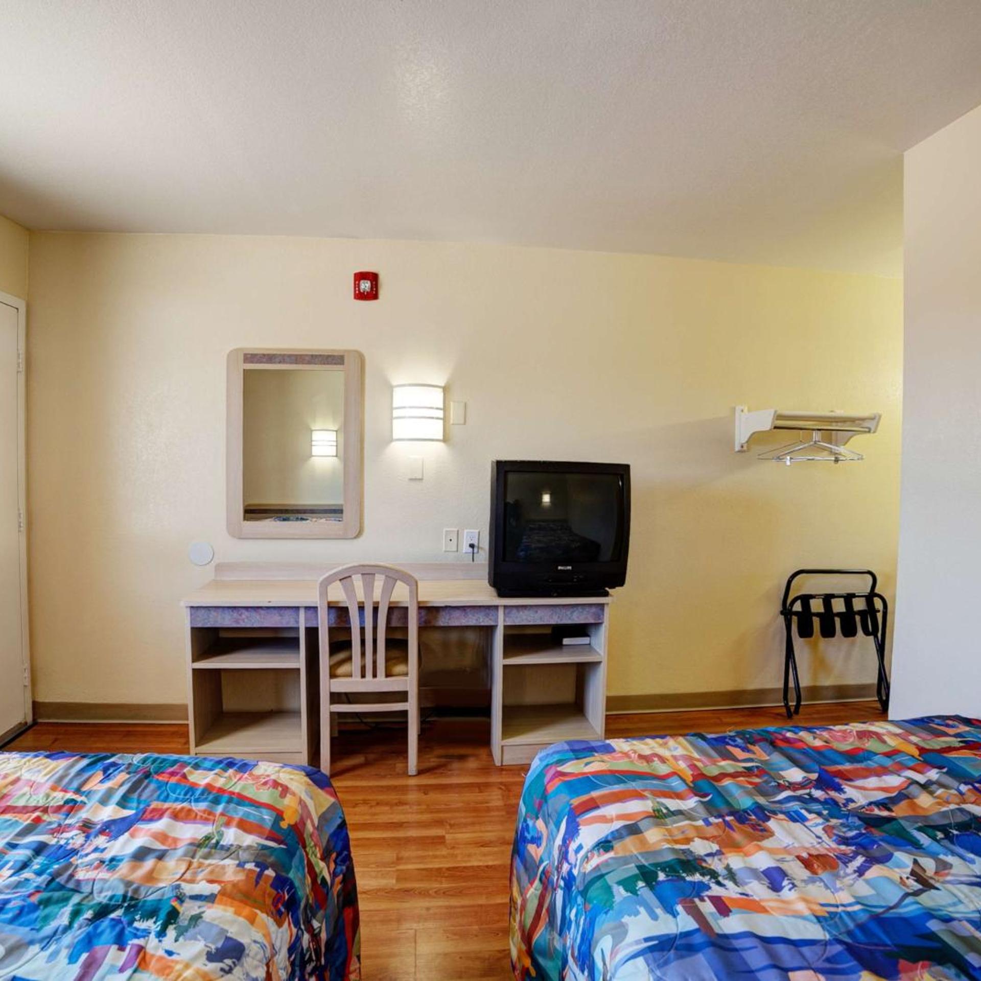 Super 7 Inn Bossier City 34/42