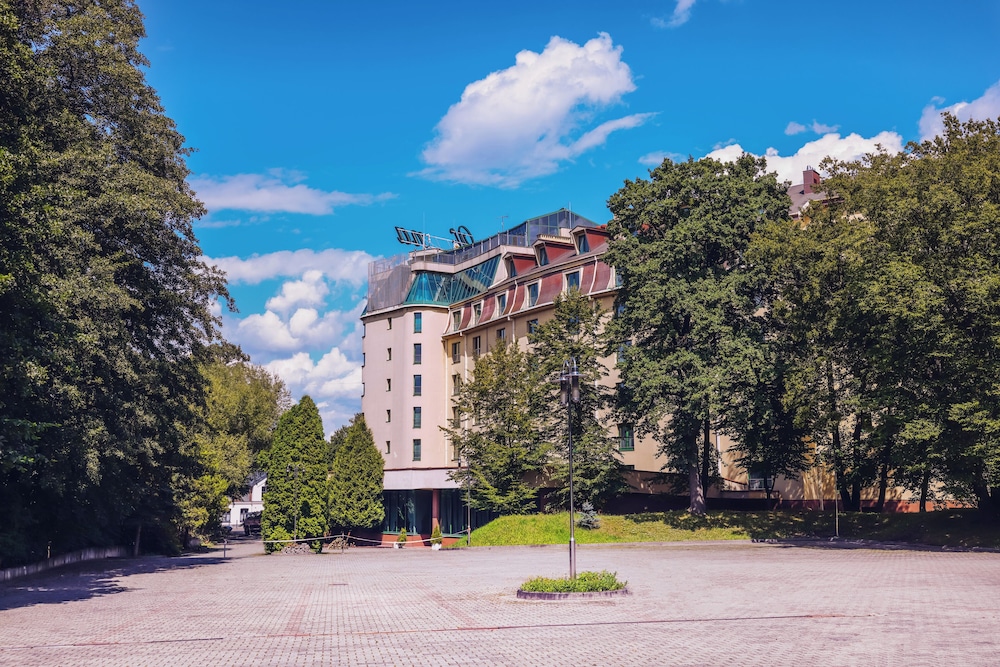 Parkhotel Vienna 6/45