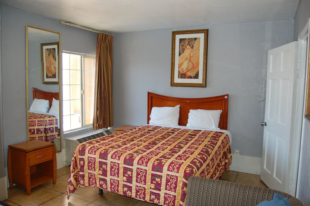 Standard, Single, Queen Bed