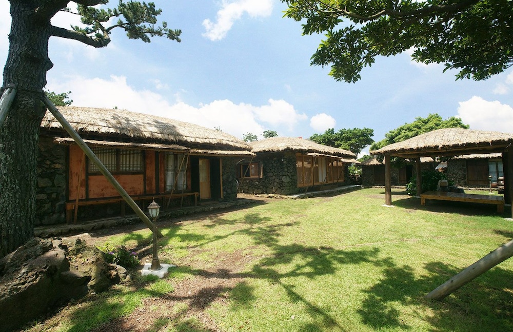 Chan's House Pension 17/20