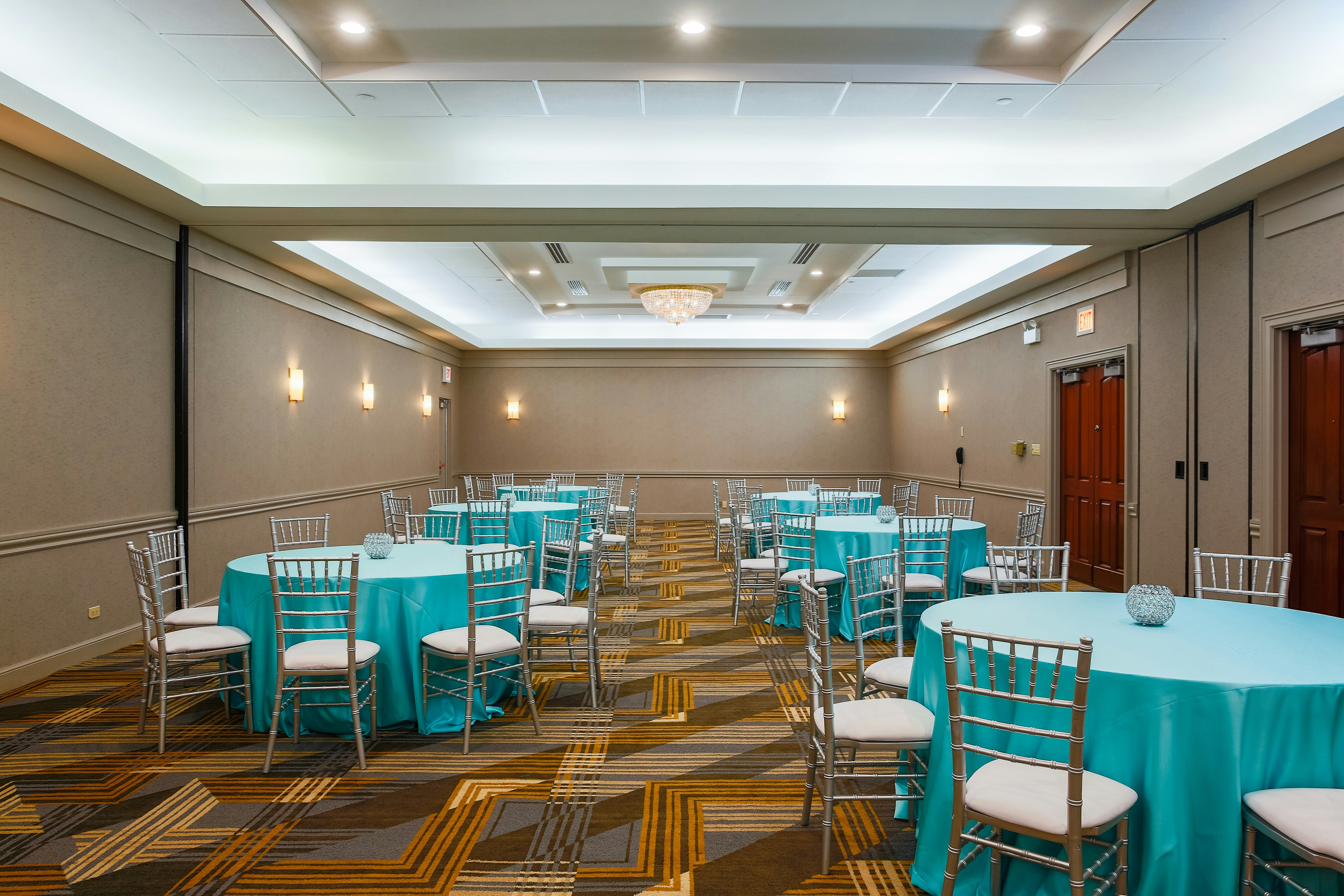 Hilton Chicago/Oak Lawn 52/76