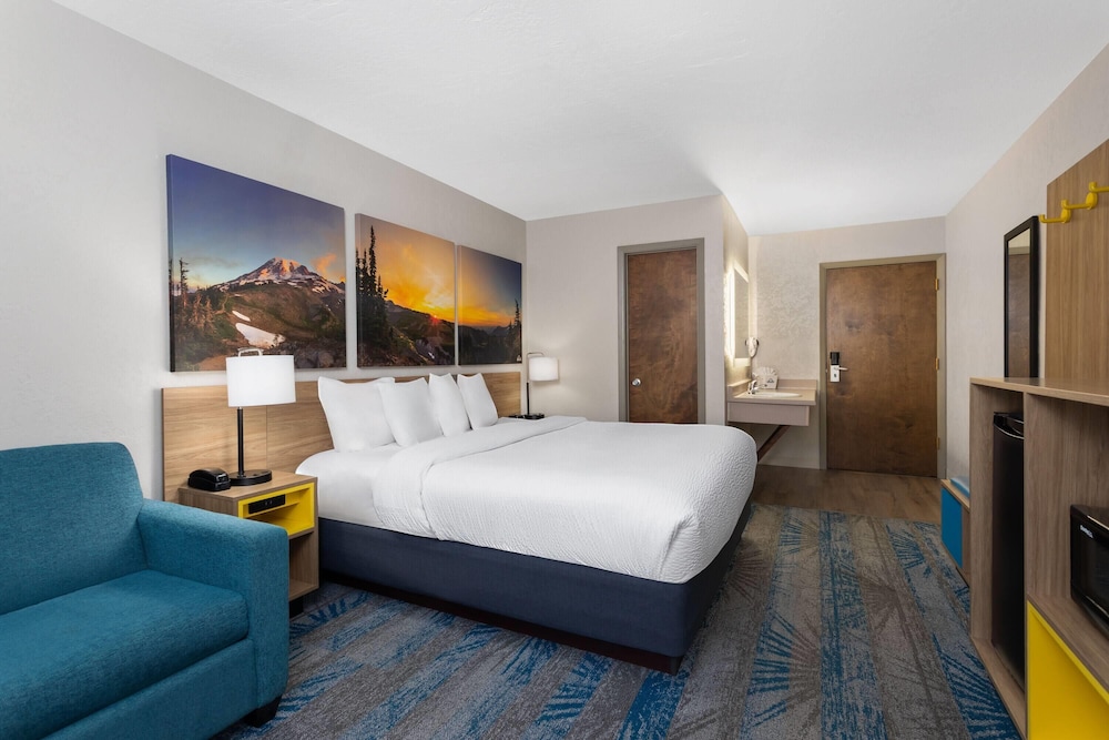 Days Inn and Suites by Wyndham Downtown Missoula-University 23/66