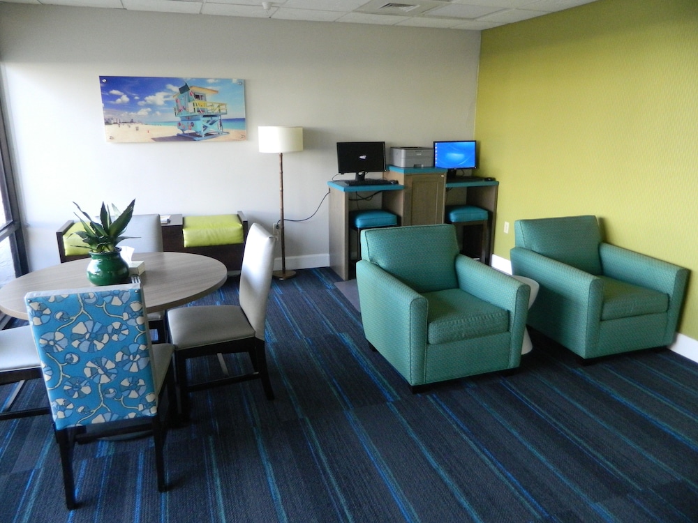 Tropical Winds Resort 25/50