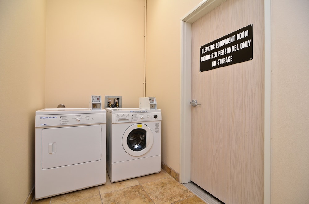 Best Western Plus Battle Ground Inn & Suites 19/36