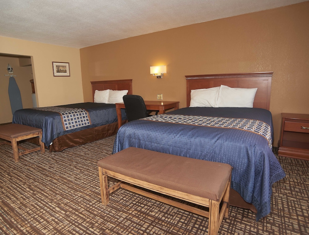 Hollow Inn and Motel 18/52