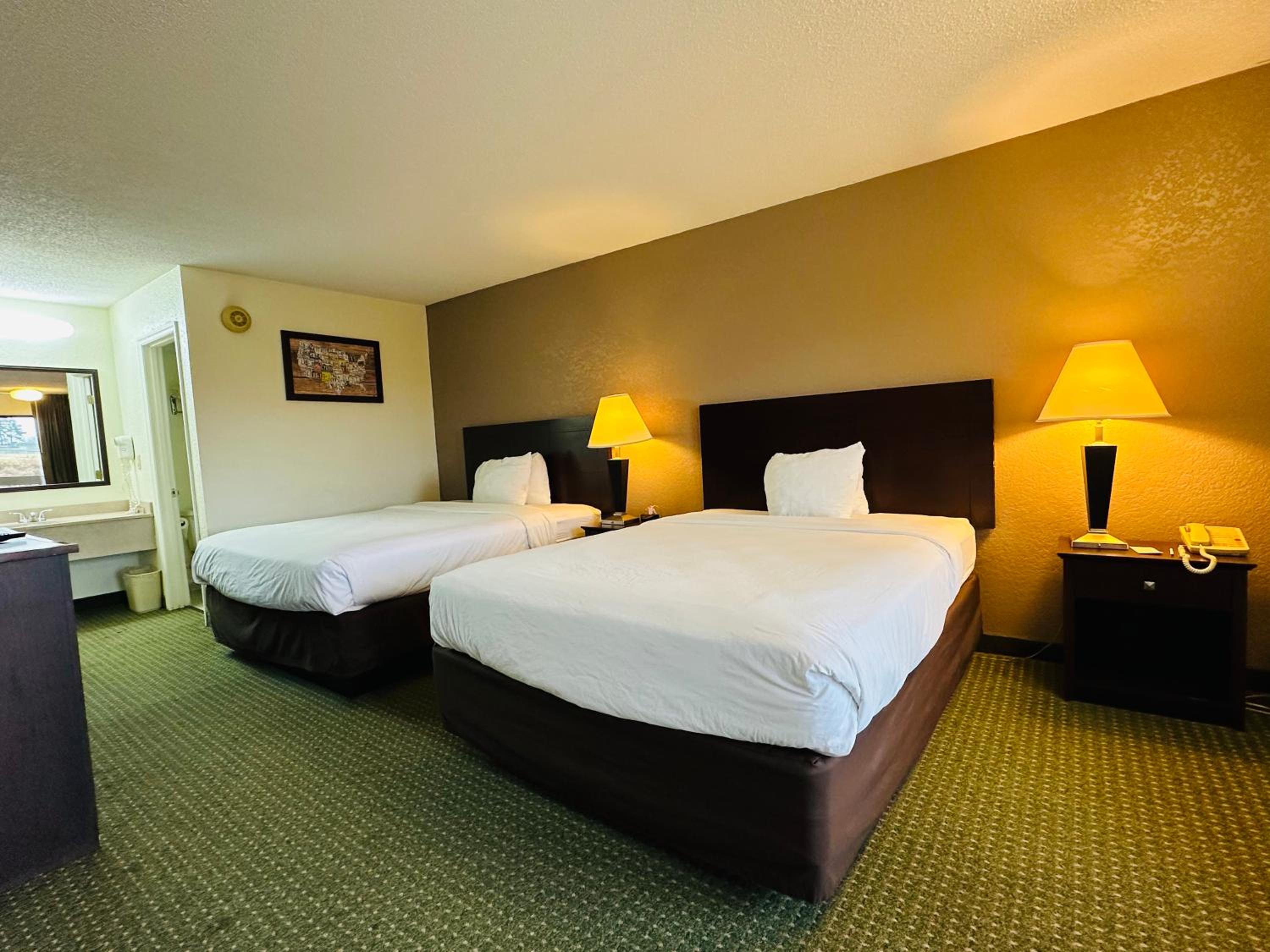 Room, Quadruple, 2 Queen Beds, Exterior Entrance