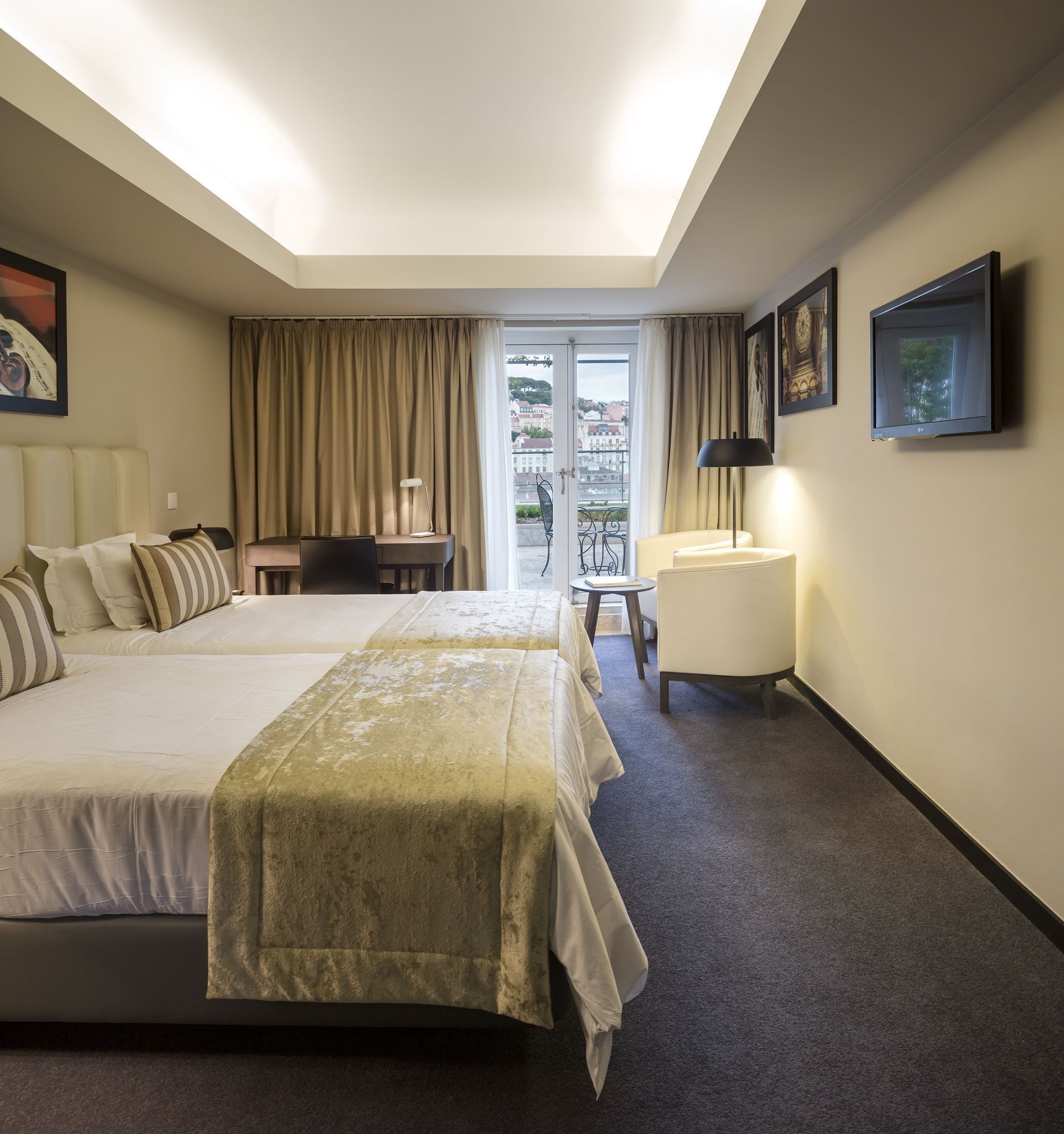 PREMIUM, DOUBLE OR TWIN BED