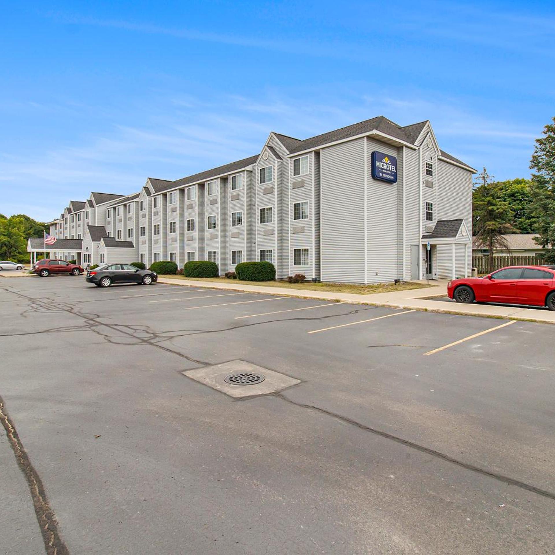 Microtel Inn & Suites by Wyndham Manistee 35/50