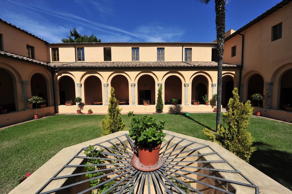 Chiostro Delle Monache - Hostel Volterra 36/50