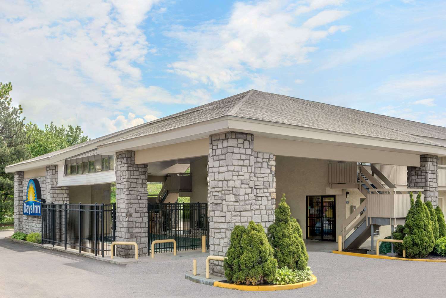 Days Inn by Wyndham Columbus Fairgrounds 2/19
