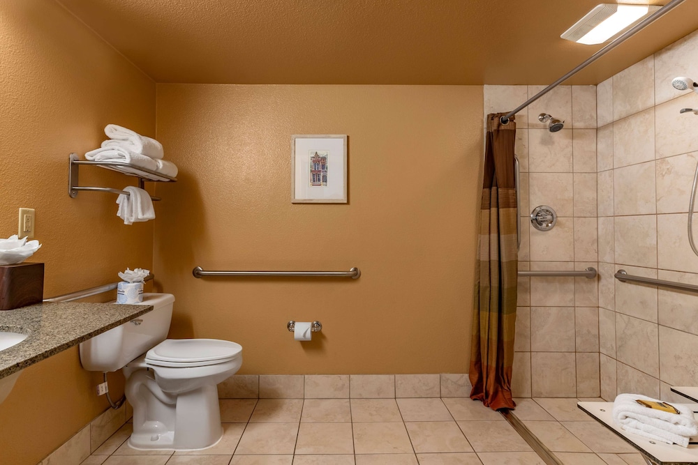 Best Western Plus Garden Court Inn 19/54
