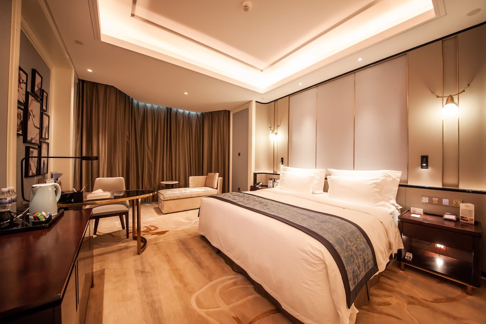 Elegant, Family Suite, 2 King Beds