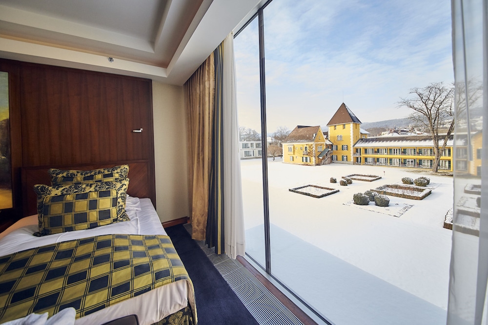 FALKENSTEINER SCHLOSSHOTEL VELDEN 16/83