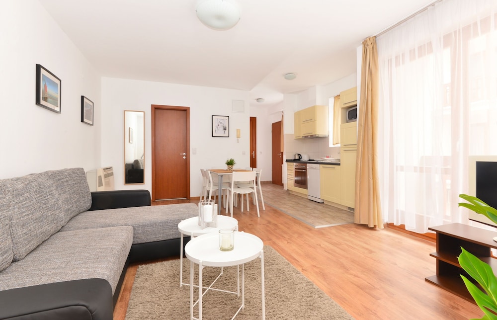 Lord Residence 29/58