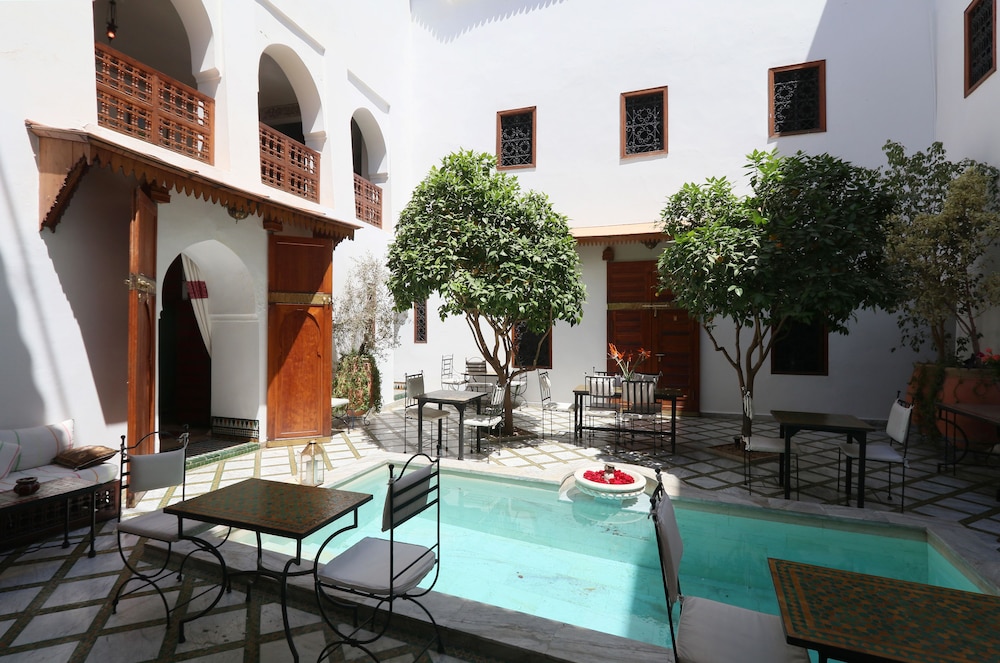 RIAD ZINEB 5/47