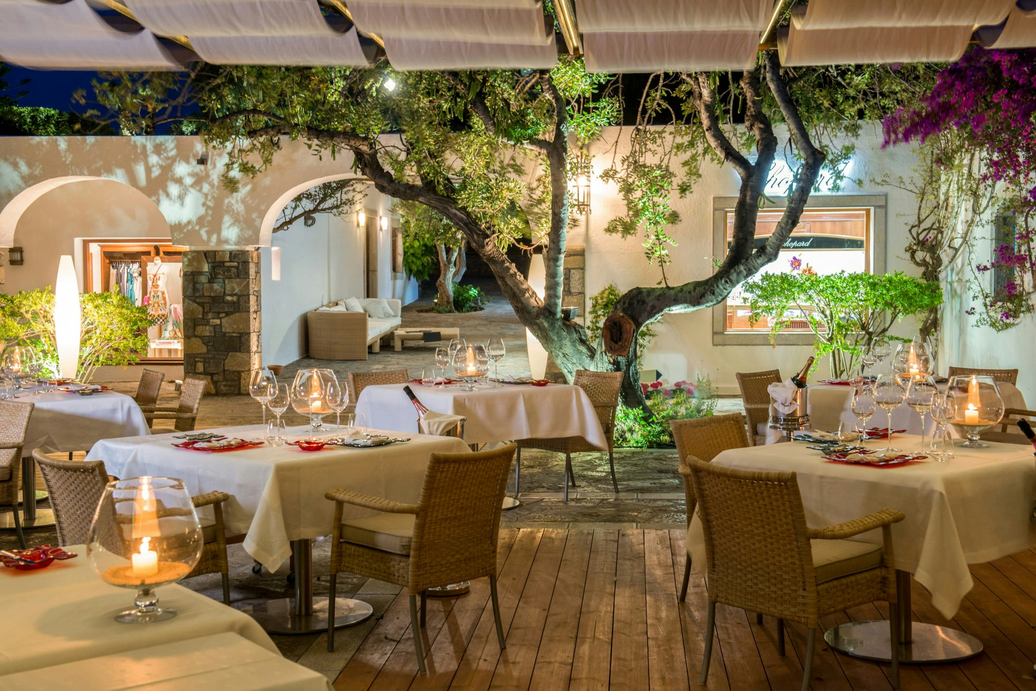 Elounda Beach Hotel & Villas, a Member of the Leading Hotels of the World 24/50