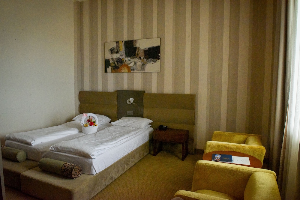 Iaki Hotel 12/50