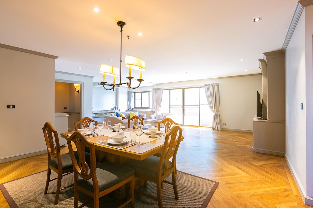THEA Private Suites by TH District 50/64
