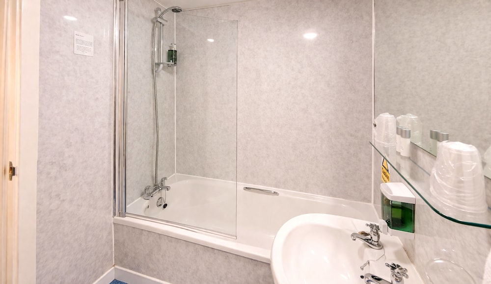 Brae Hotel 50/50