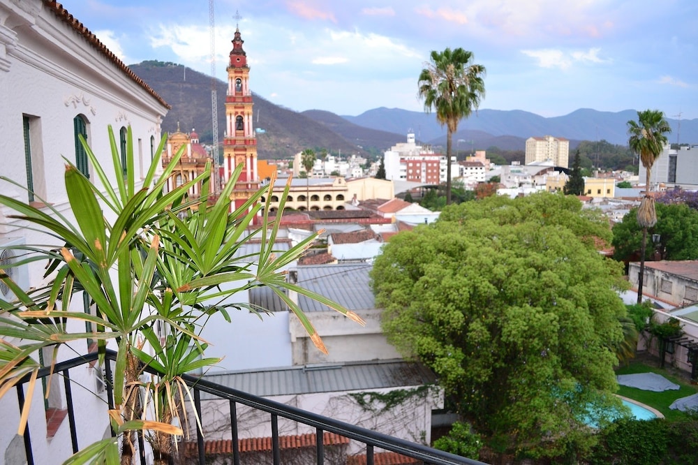 Salta Hotel 45/50