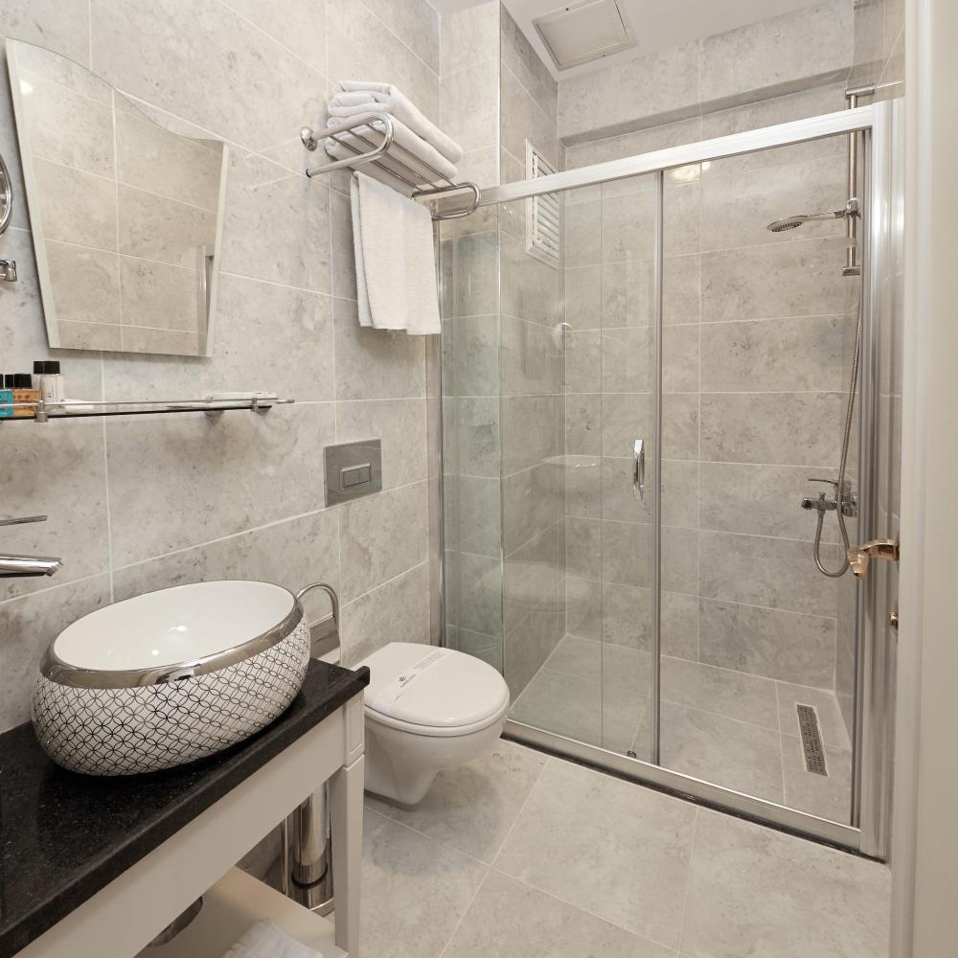 Basement, Double Bed, Private Garden