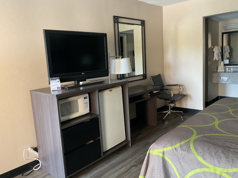 Super 8 by Wyndham Chattanooga/East Ridge 43/53
