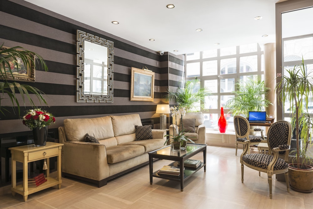 Hotel Volney Opera 34/44