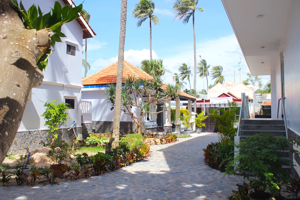 Sand Beach Resort 5/50