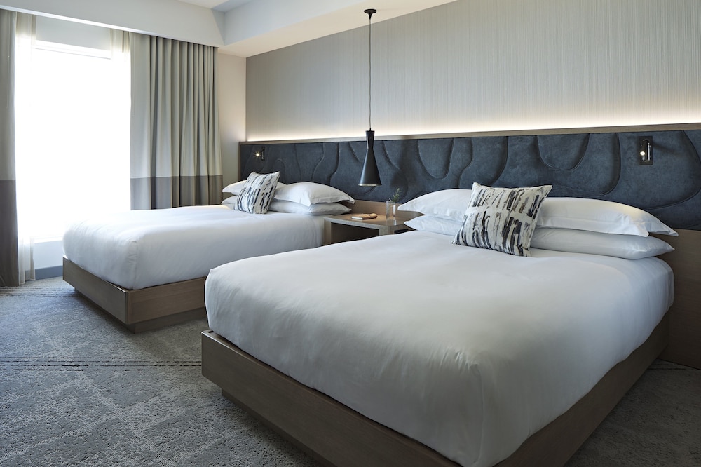 ROOM, 2 QUEEN BEDS, WITH VIEW