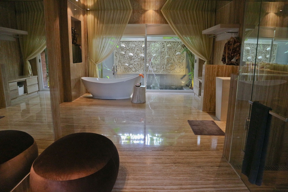 Grand Mega Resort and Spa Cepu 15/30