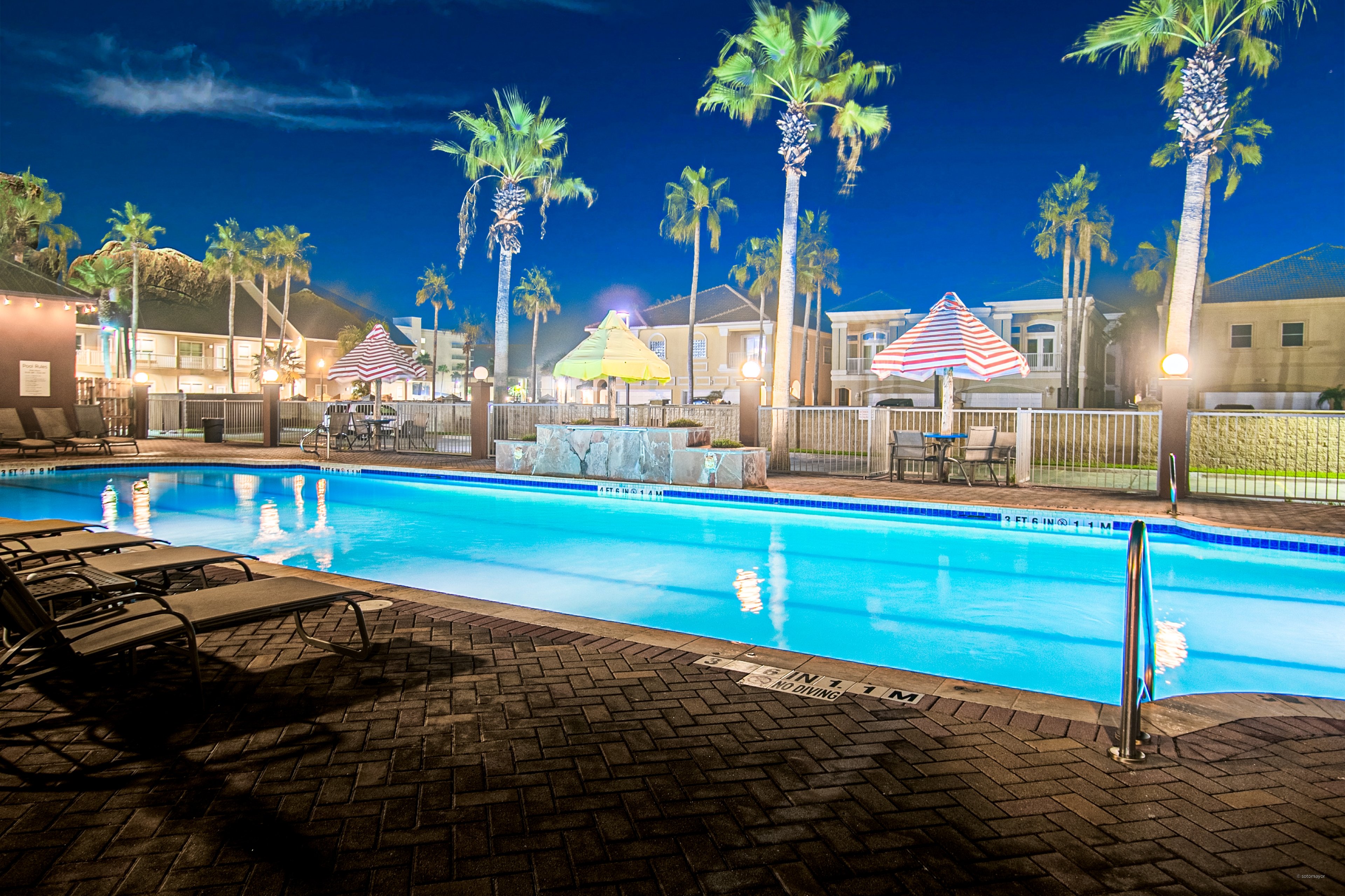 Holiday Inn Express Suites South Padre Island 59/62
