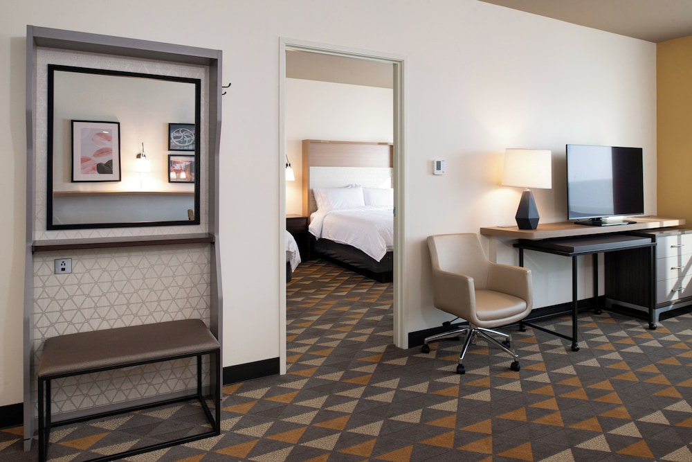 Holiday Inn Suites Idaho Falls 71/75