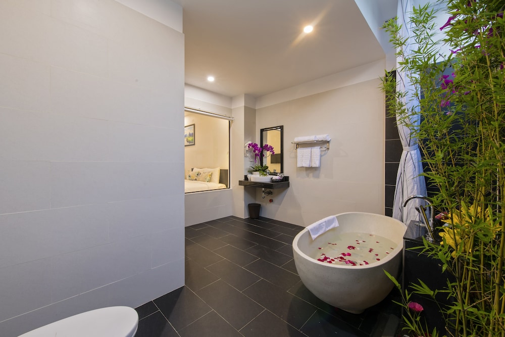 Gem Riverside Hotel Hoi An 77/78