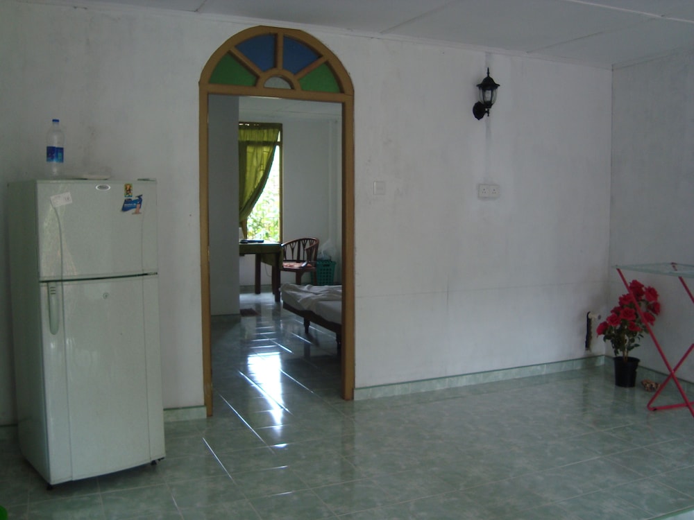 White Villa 41/41