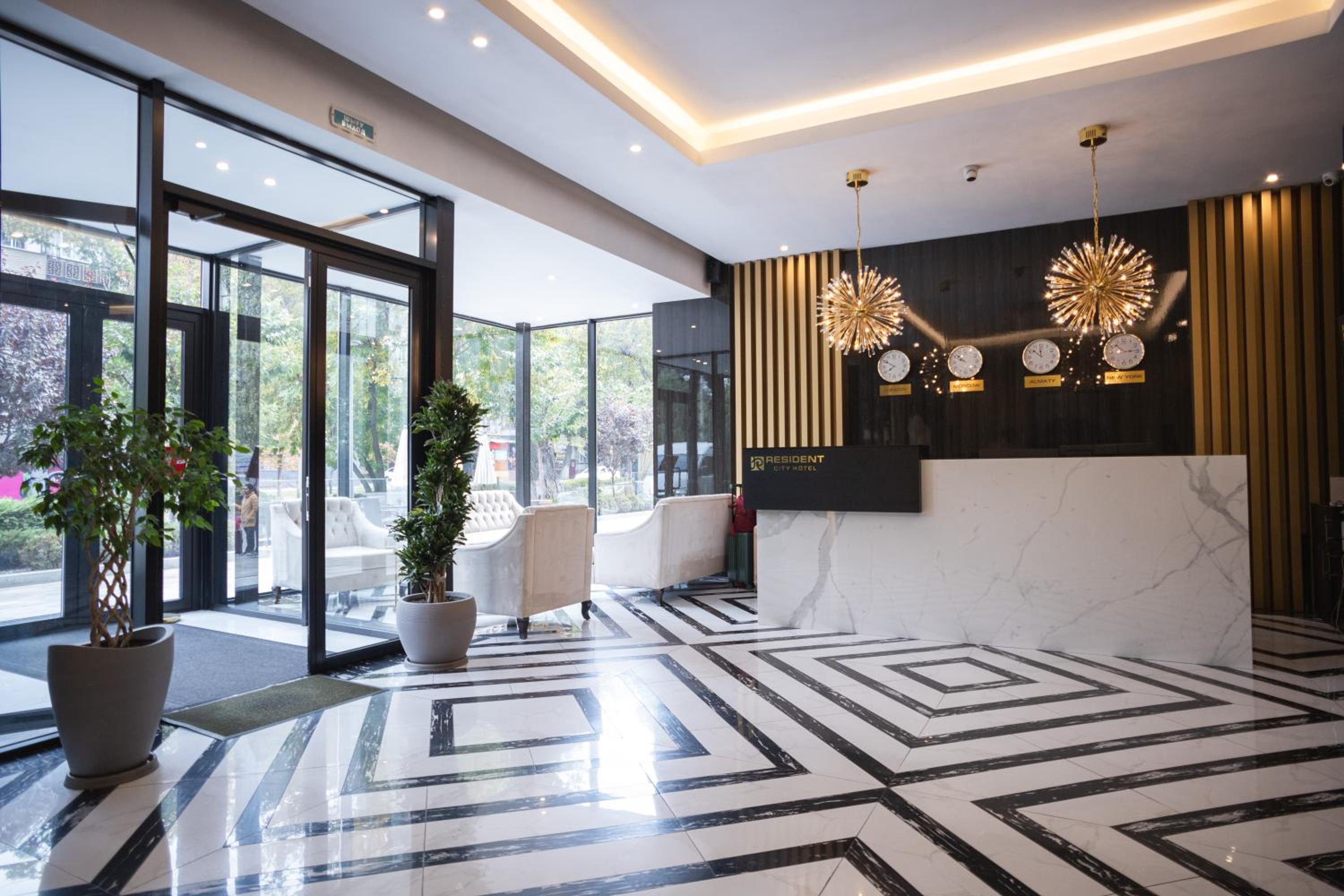 Resident City Hotel 15/61