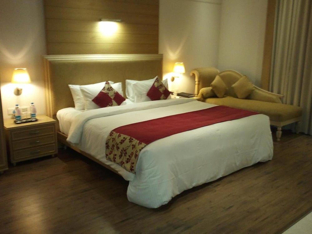 Royal Orchid Central Shimoga 15/52