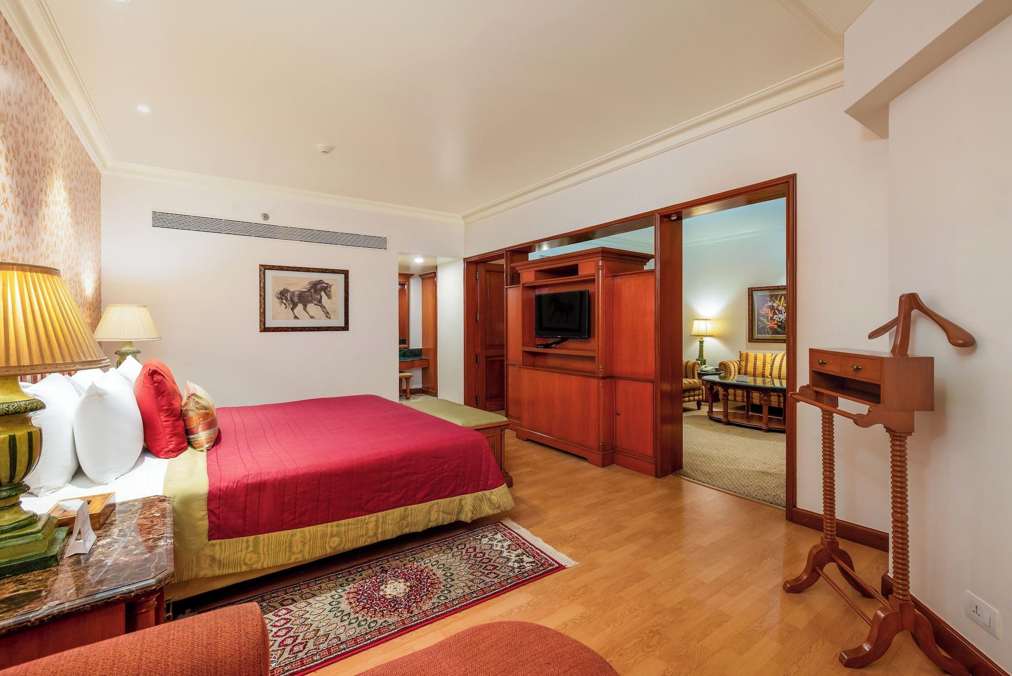 Orchid, Suite, Living Area