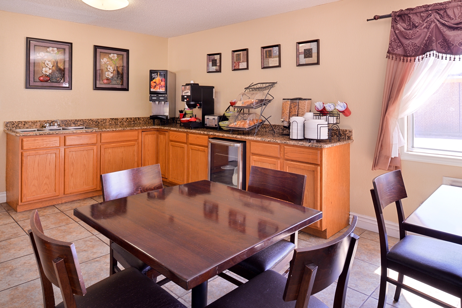 Americas Best Value Inn Ponca City 21/25