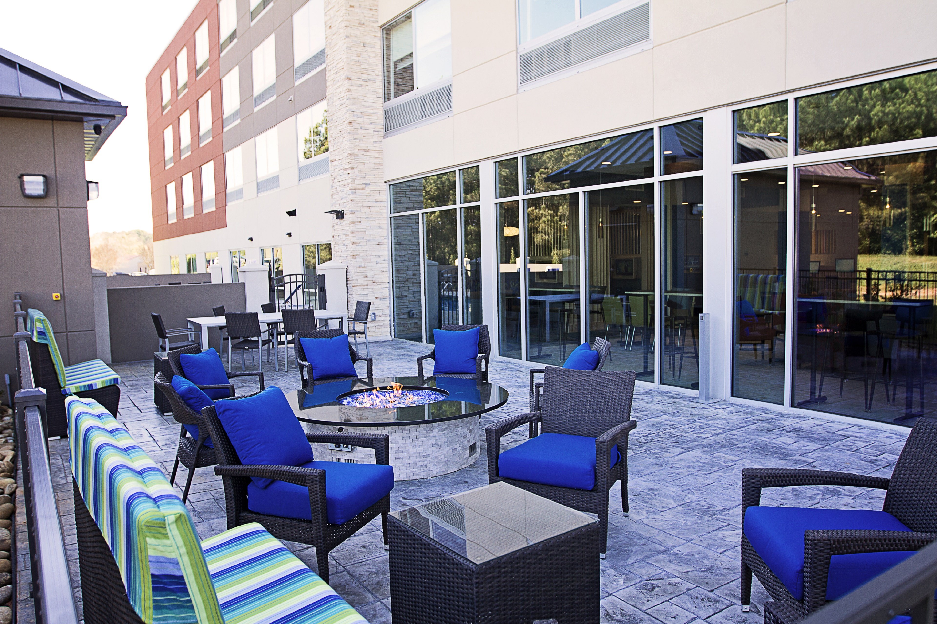 Holiday Inn Express Suites Greenwood Mall 50/67