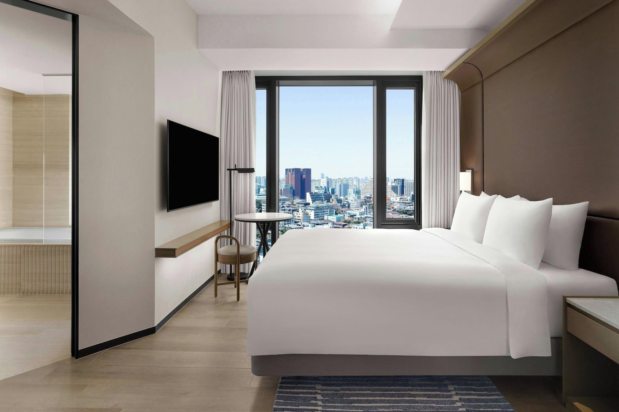 1 Bedroom, Club, Suite
