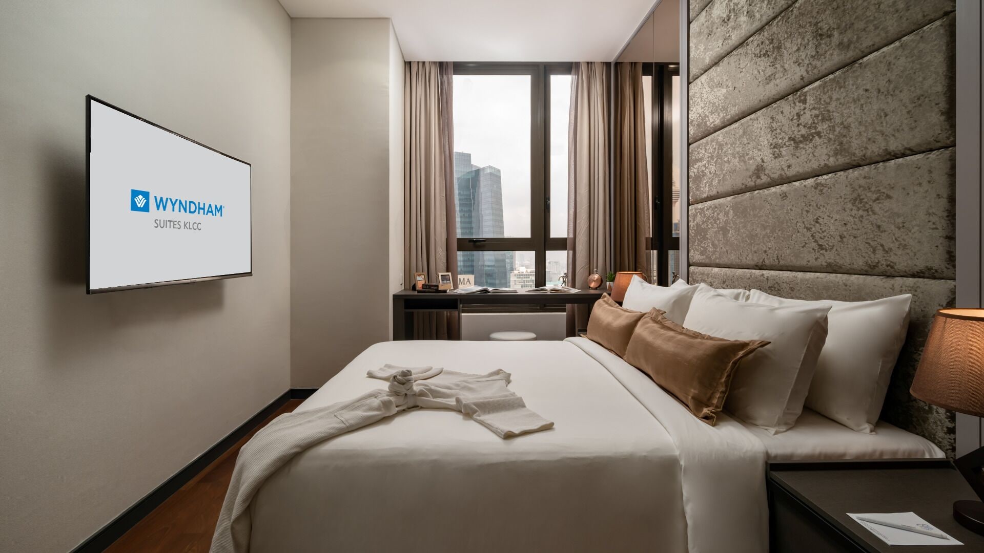 WYNDHAM, DUPLEX, SUITE