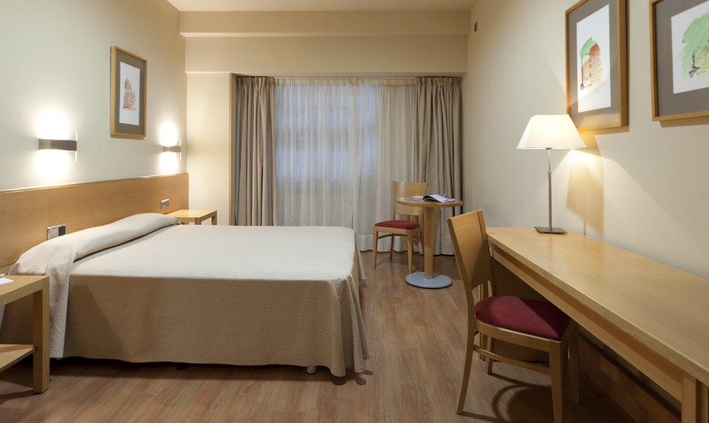 Room, Single, Double or Twin Bed