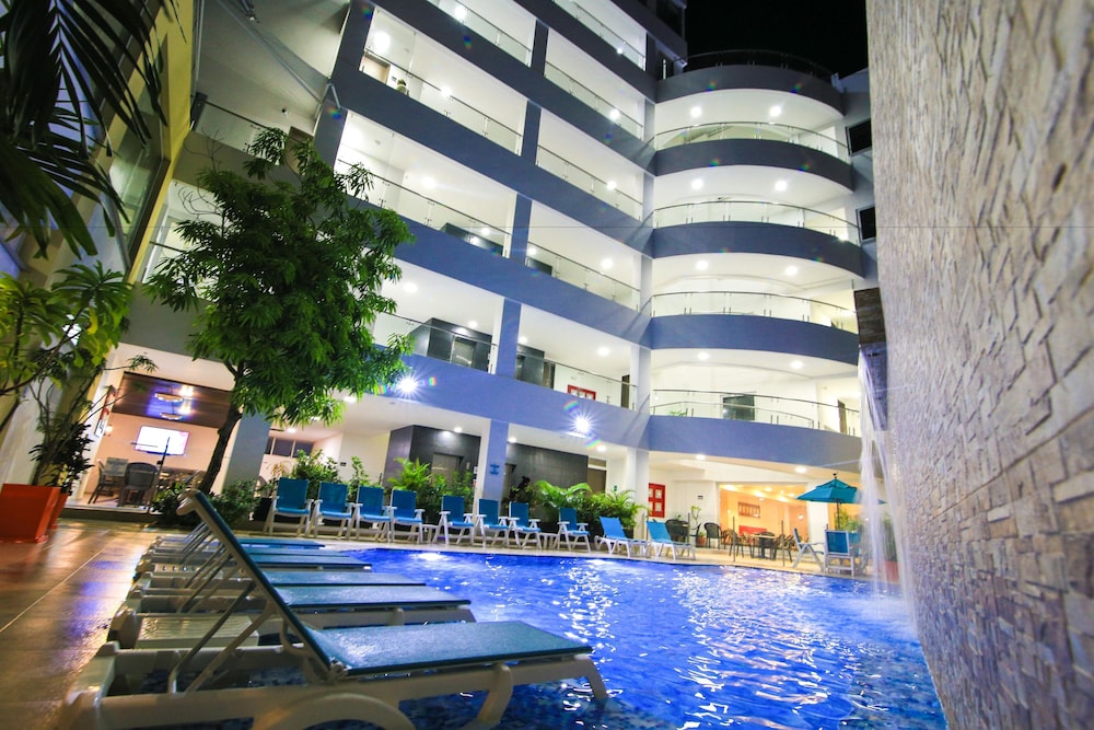 Portobelo Plaza de las Americas 3/66