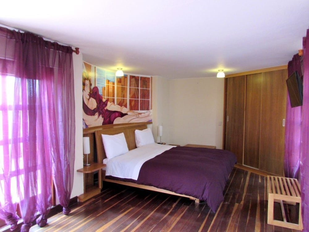 Hotel Casa Deco 10/25