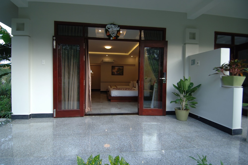 Saigon Emerald Resort 19/72