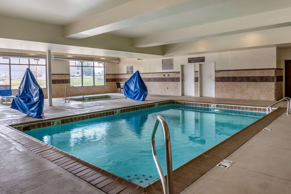 Comfort Suites Airport-University 15/33