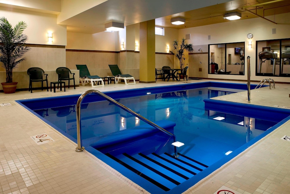 Fairfield Inn Suites Montreal Airport 16/30